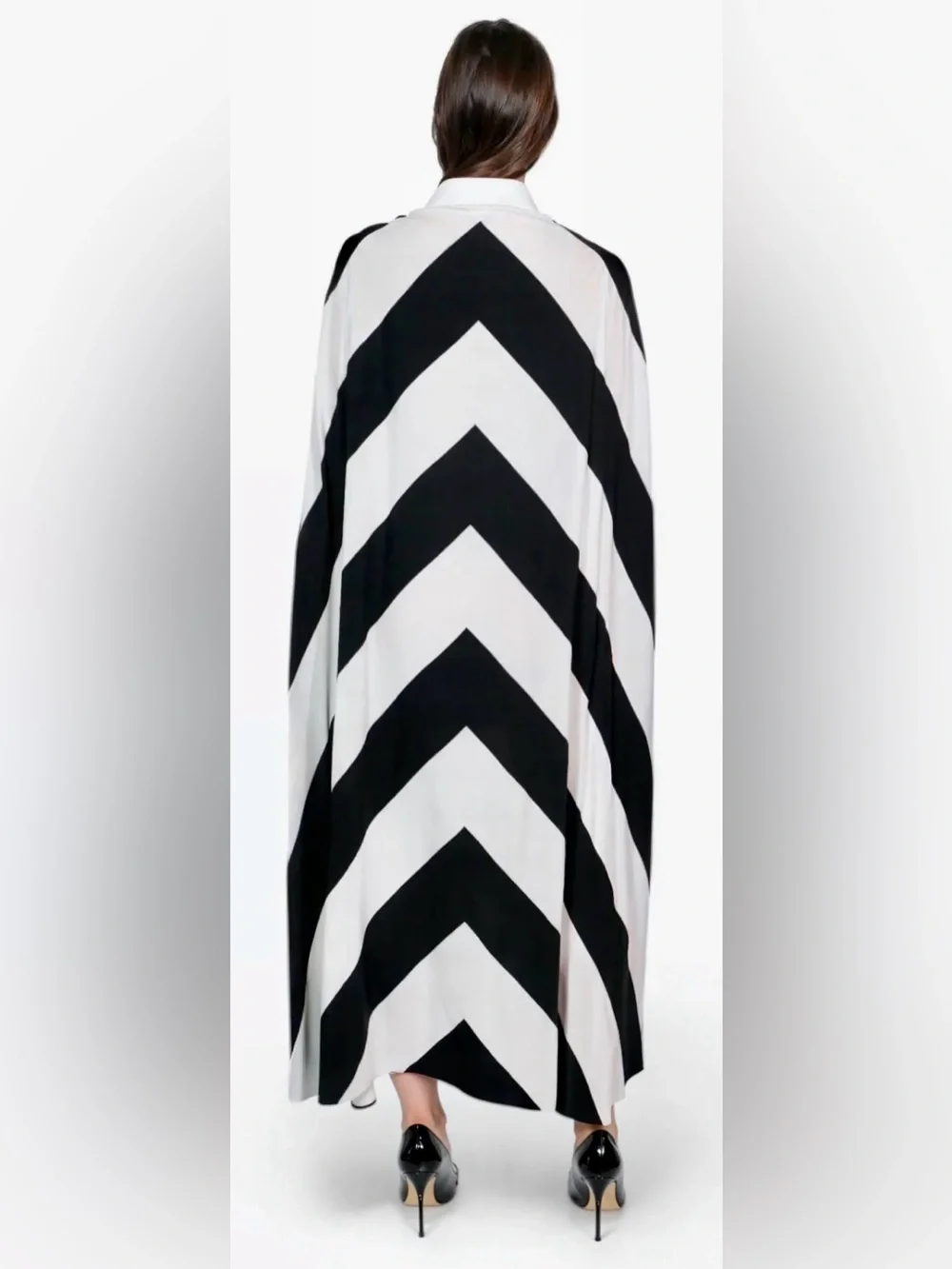 VALENTINO CHEVRON SILK CAPE  DRESS IN BLACK AND WHITE - Picture 2 of 15